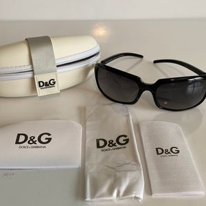 Dolce & Gabbana Sunglasses with case and cleaning cloth